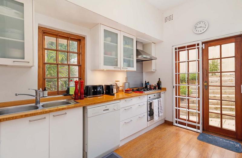 2 Bedroom Property for Sale in Sea Point Western Cape